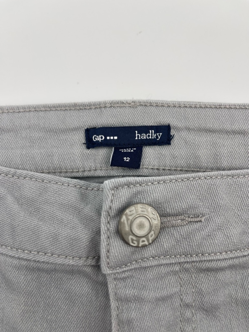 GAP Hadley Frayed Hem Denim Shorts 12 Normcore Coastal Effortless Casual Relaxed - Picture 3 of 11
